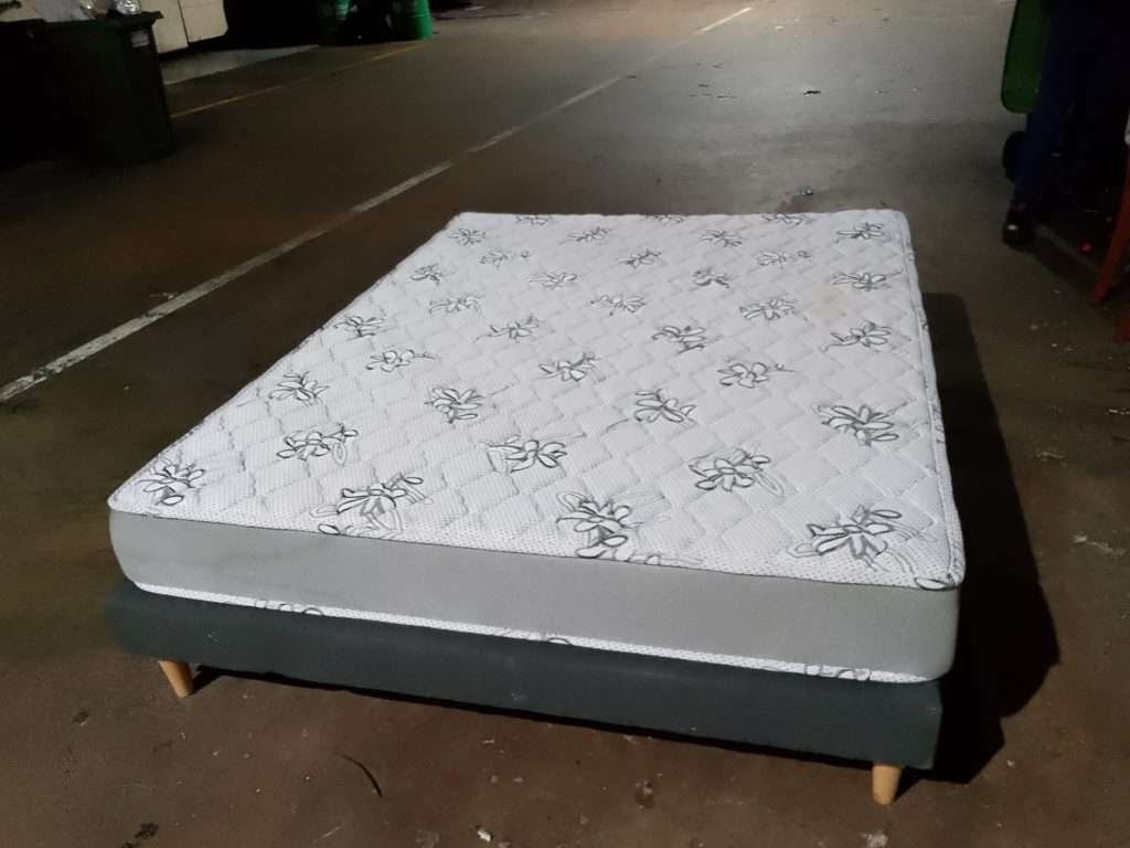 used furniture for apartments