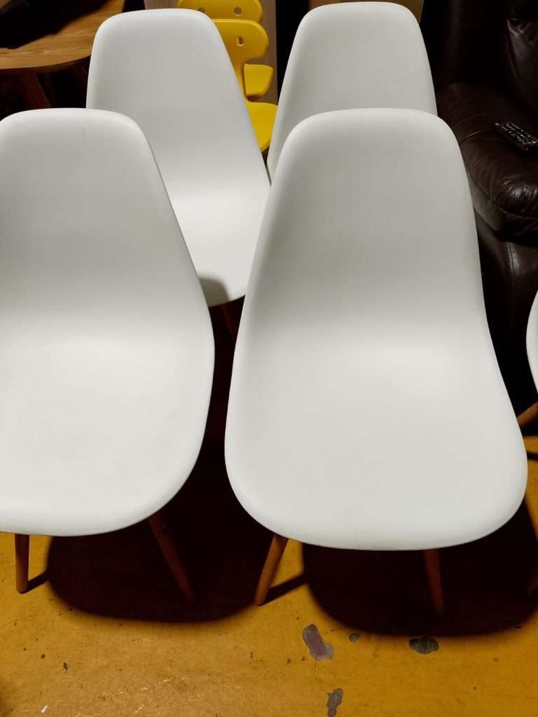 second-hand dining tables and chairs