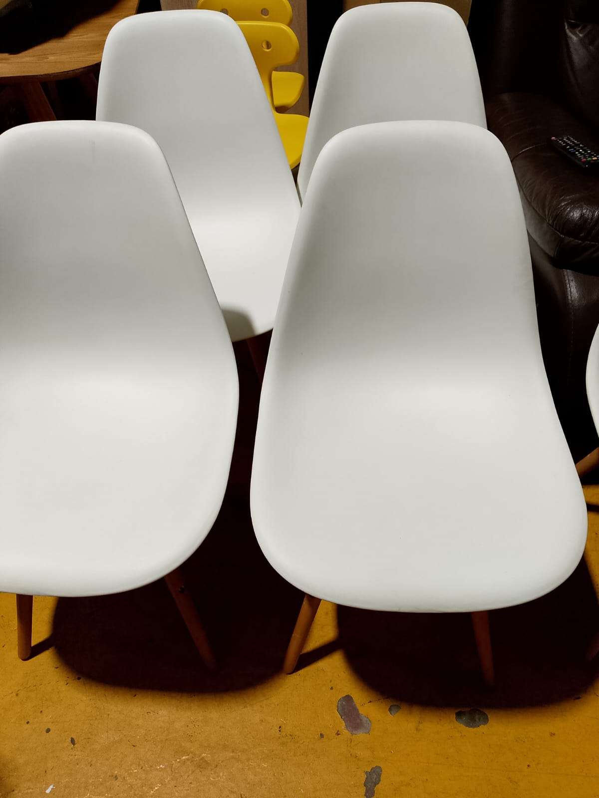 second-hand dining tables and chairs